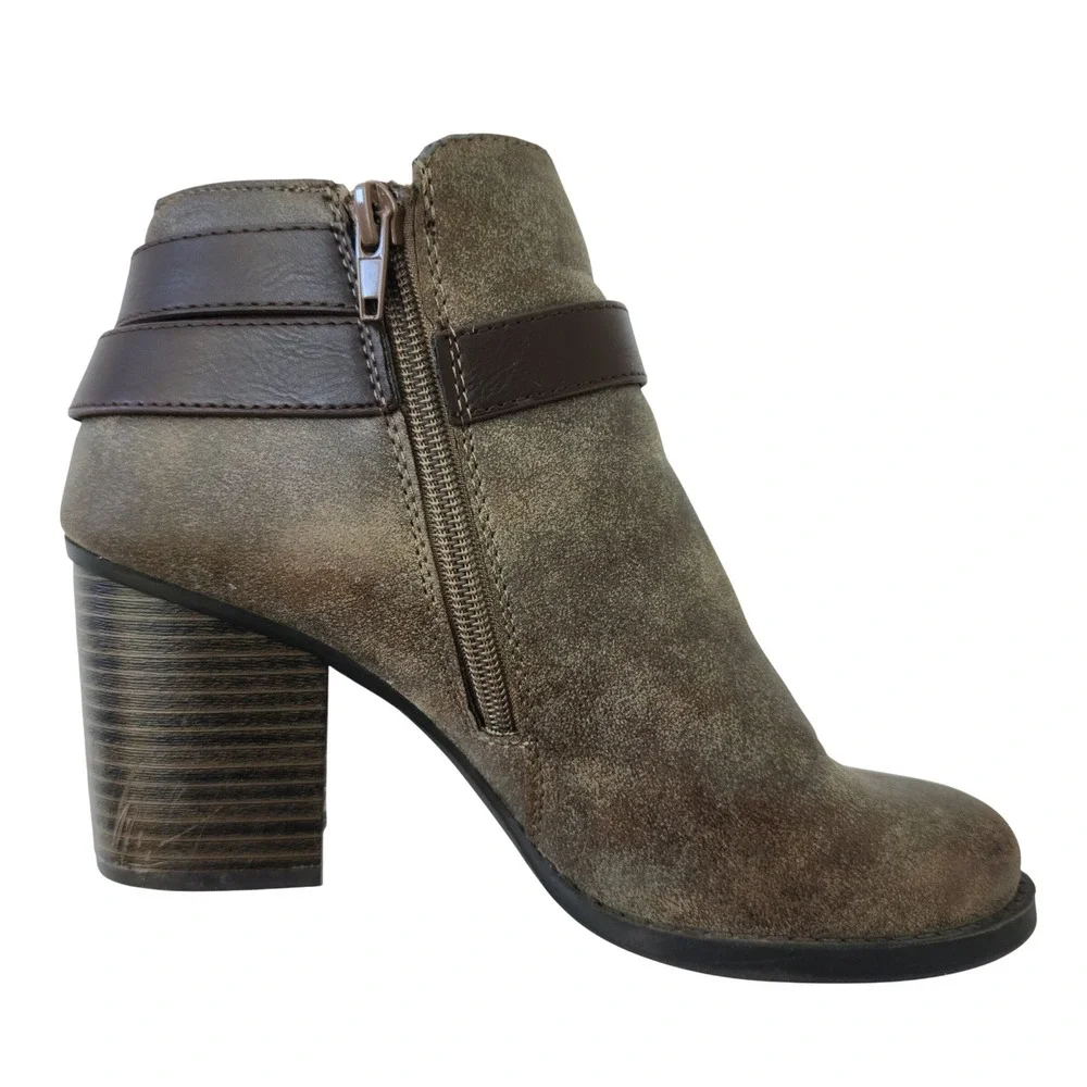 Soda Womens Olive Brown Distressed Faux Suede Buckle Strap Block Heel Ankle Boot